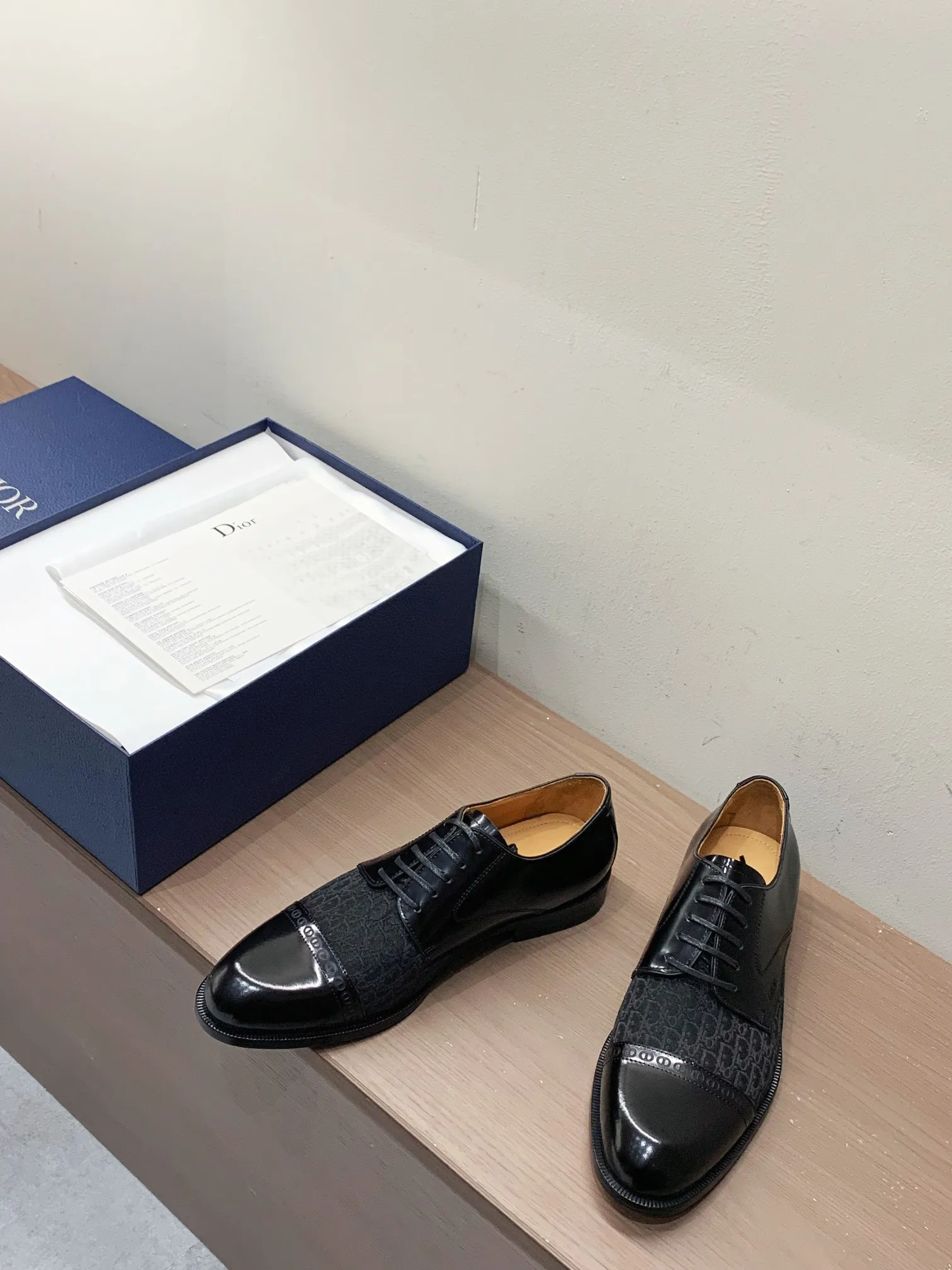 [Dior] Top P: 960💰 Standard code 39-44 (38.45.46 custom-made, non-returnable and non-exchangeable) Dior Dior's latest high-end men's boutique casual leather shoes, imported cowhide upper, water-dyed cowhide lining, imported leather outsole, perfect details are impeccable.